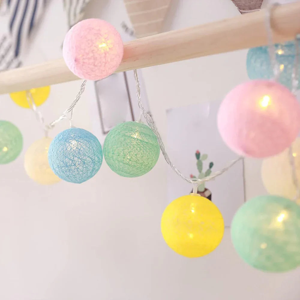 Decoratieve Lichtslinger Met Zachte Bolletjes