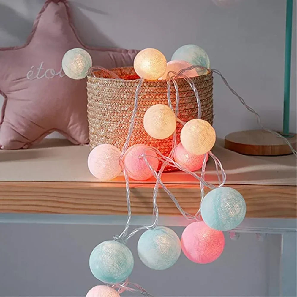 Decoratieve Lichtslinger Met Zachte Bolletjes