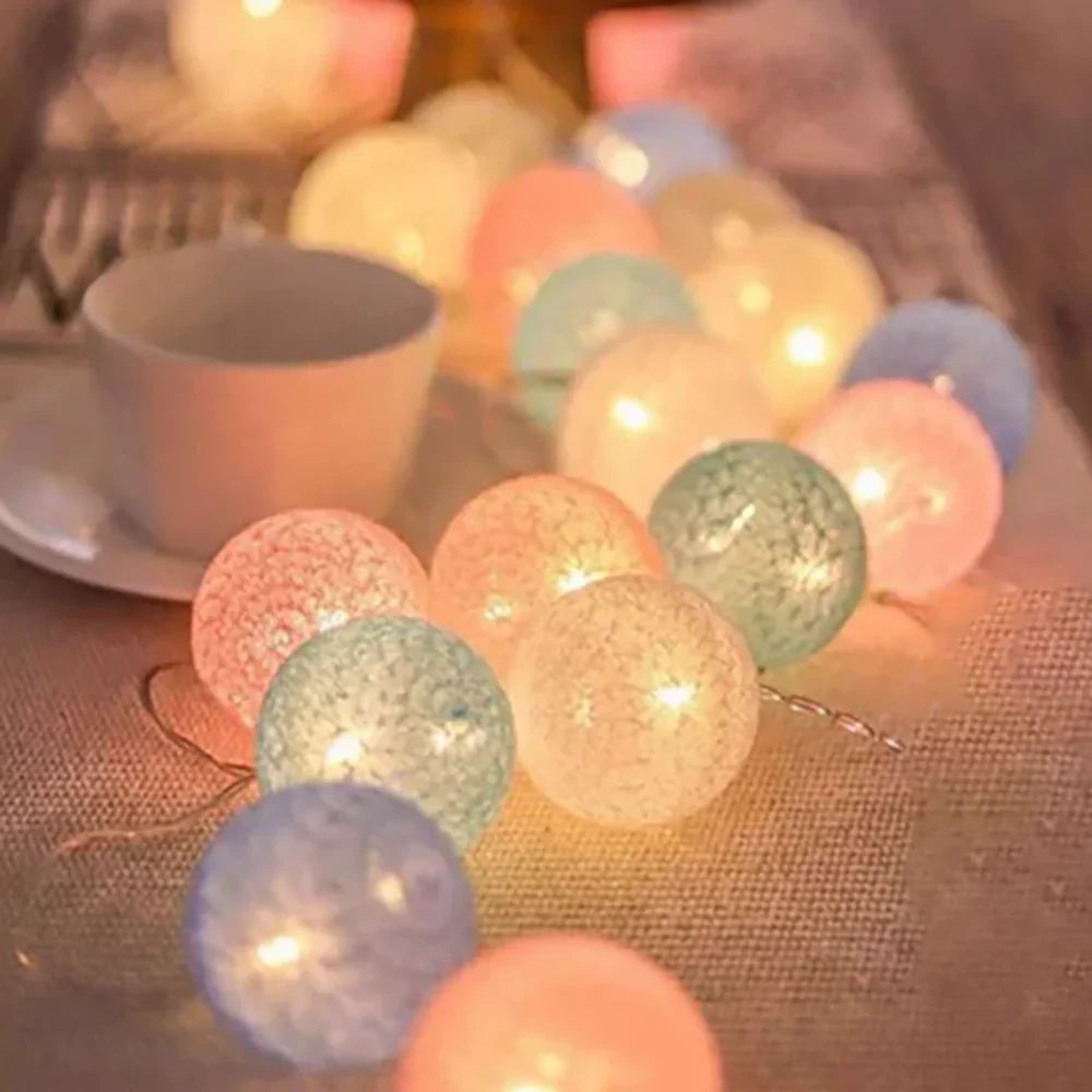 Decoratieve Lichtslinger Met Zachte Bolletjes